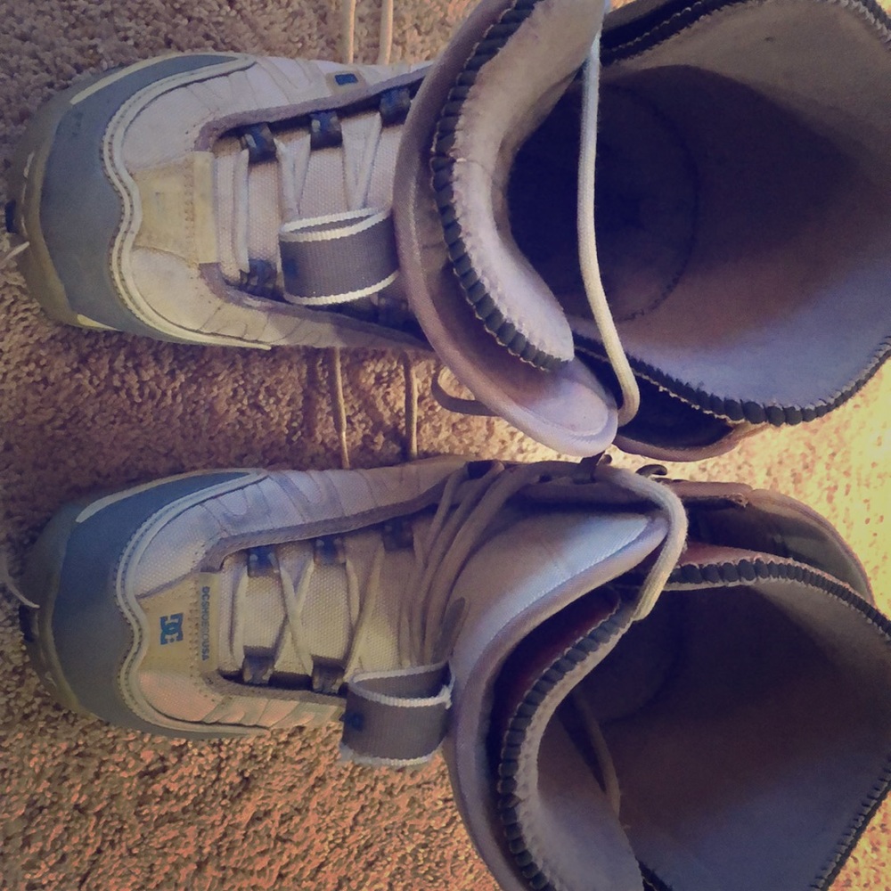 DC snowboard boots